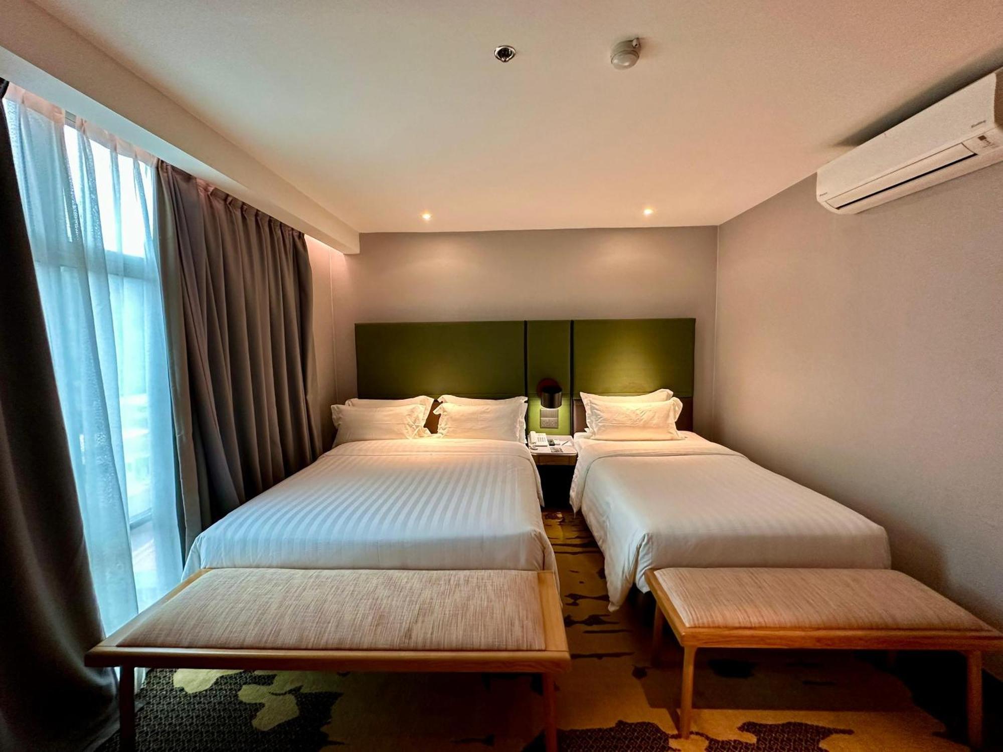 King Park Hotel Kota Kinabalu Buitenkant foto