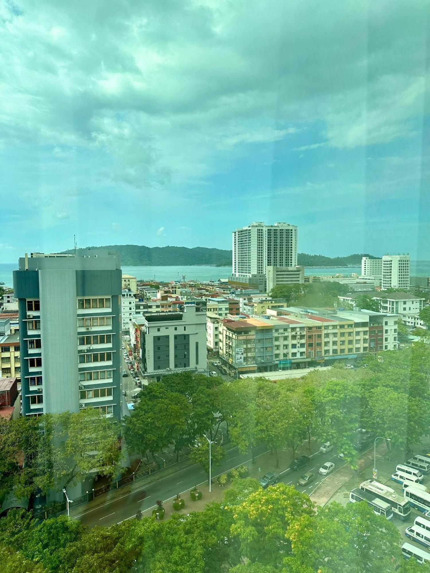 King Park Hotel Kota Kinabalu Buitenkant foto