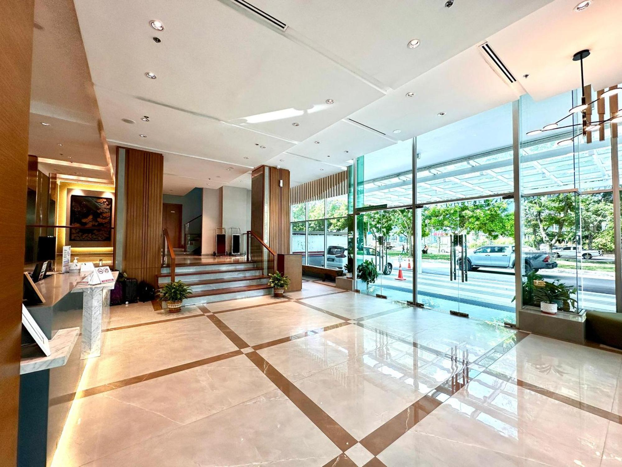 King Park Hotel Kota Kinabalu Buitenkant foto